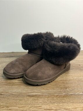 UGG Bailey Button Bling Chocolate Brown Sheepskin Boots Women’s Size 5